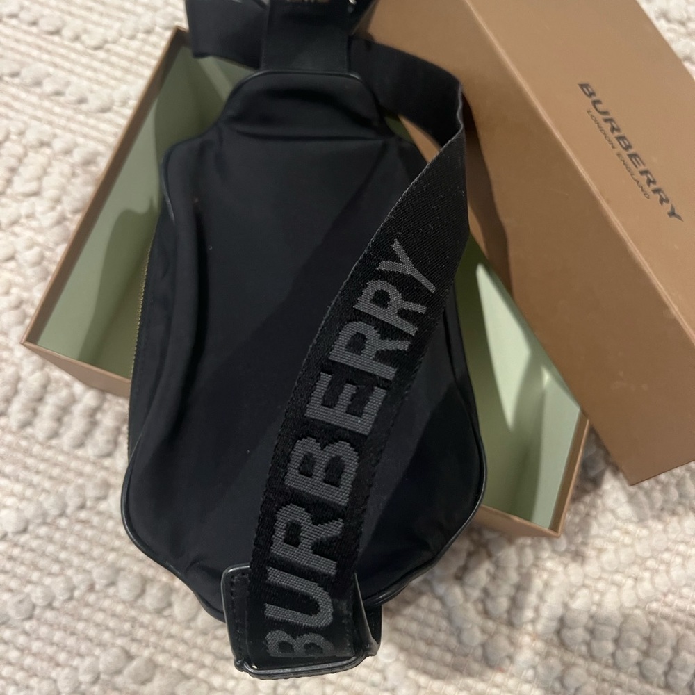 Burberry | Nylon Fanny Pack | Box Included - Picture 2 of 3